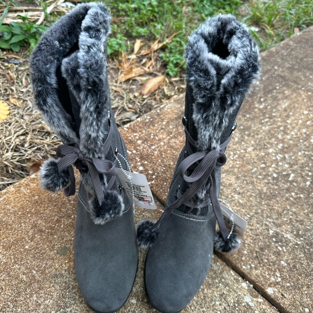 Brilliant Suede Grey Boots Size 9 NWT
